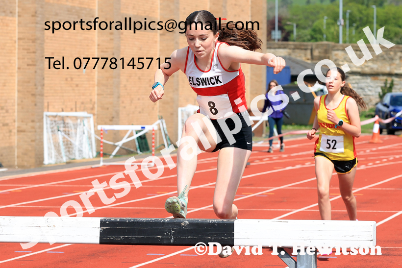 Steeplechase, 2026 Elswick Harriers Event, Wentworth, Hexham. Photo: David T. Hewitson/Sports for All Pics